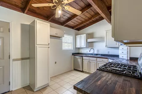 15957 Jean Dr, Mojave, CA 93501 photo 4