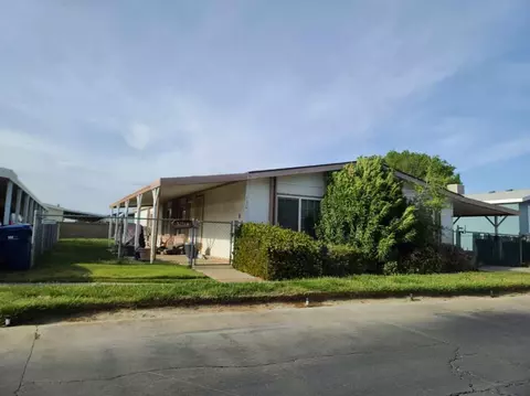45465 25th St E #190, Lancaster, CA 93535 photo 1