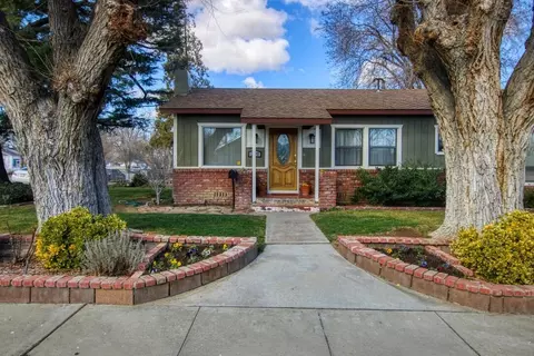 221 Hayes St S, Tehachapi, CA 93561 photo 1