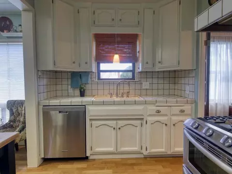 221 Hayes St S, Tehachapi, CA 93561 photo 8