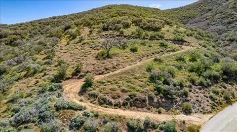 18050 Matterhorn Dr, Tehachapi, CA 93561 photo 3