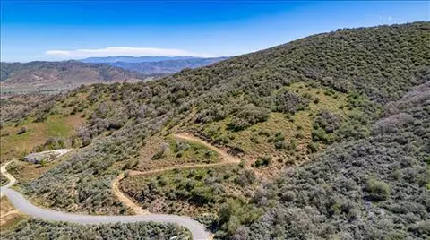 18050 Matterhorn Dr, Tehachapi, CA 93561 photo 1