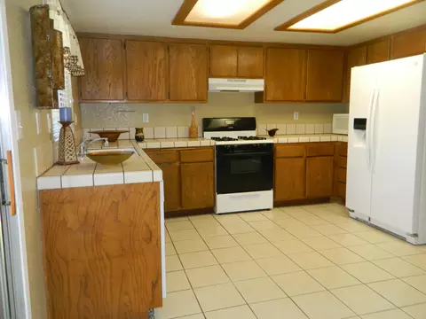 44102 Fenhold St E, Lancaster, CA 93535 photo 5