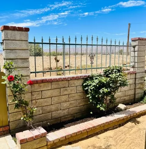 14233 Winchester Dr, Mojave, CA 93501 photo 23
