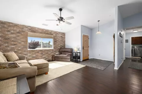 12833 Algonquin Rd, Apple Valley, CA 92308 photo 4