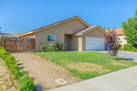 2310 Morningside Ave, Lancaster, CA 93535 photo 2