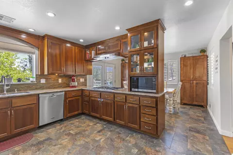 21301 Prospect Ave, Tehachapi, CA 93561 photo 6