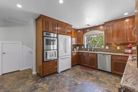 21301 Prospect Ave, Tehachapi, CA 93561 photo 4
