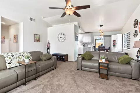 701 Las Colinas St, Tehachapi, CA 93561 photo 6