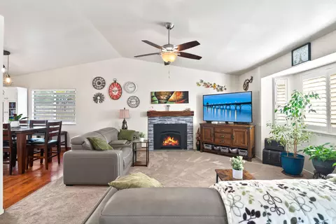 701 Las Colinas St, Tehachapi, CA 93561 photo 4
