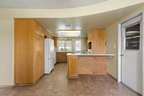 20824 Brentwood Dr, Tehachapi, CA 93561 photo 6