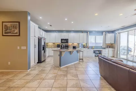 6036 Starview Dr, Lancaster, CA 93536 photo 7