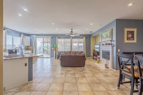 6036 Starview Dr, Lancaster, CA 93536 photo 9