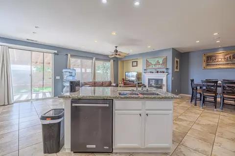 6036 Starview Dr, Lancaster, CA 93536 photo 6