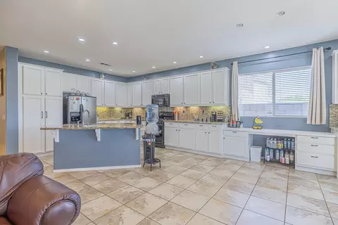 6036 Starview Dr, Lancaster, CA 93536 photo 5