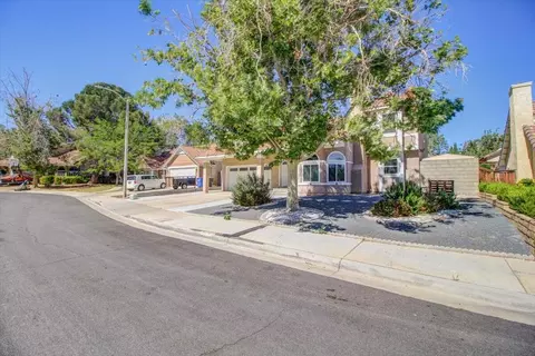 37411 Conifer Dr, Palmdale, CA 93550 photo 3