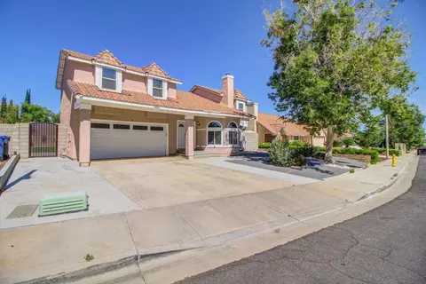 37411 Conifer Dr, Palmdale, CA 93550 photo 2