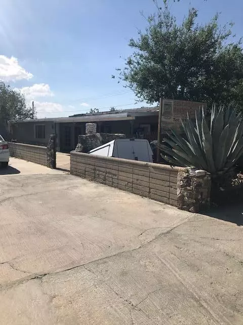 38527 30th St E, Palmdale, CA 93550 photo 2