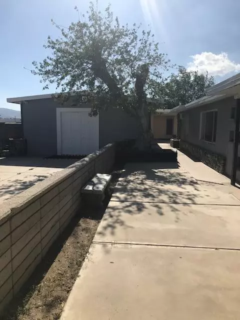 38527 30th St E, Palmdale, CA 93550 photo 1