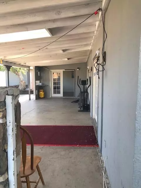 38527 30th St E, Palmdale, CA 93550 photo 4