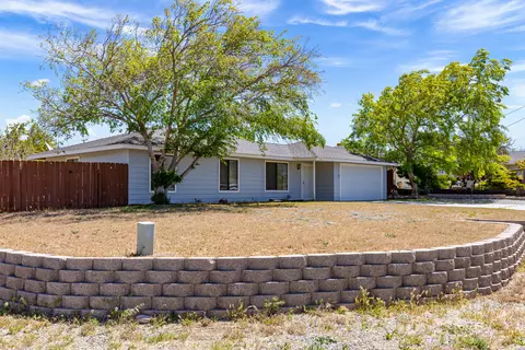 20321 Weston Ave, Tehachapi, CA 93561 photo 2