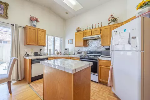 43820 E 5th St, Lancaster, CA 93535 photo 8