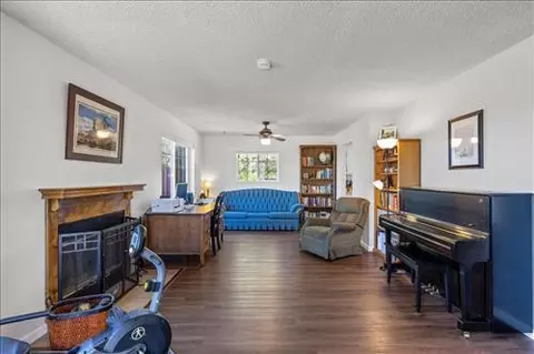 22800 Fran Dr, Tehachapi, CA 93561 photo 3