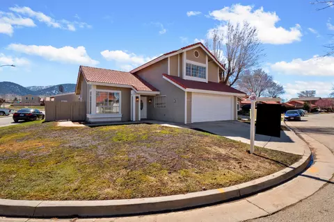 430 Jonathan Pl, Tehachapi, CA 93561 photo 3