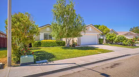 6322 Treehaven Ct, Lancaster, CA 93536 photo 2