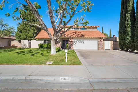 44012 Halcom Ave, Lancaster, CA 93536 photo 2