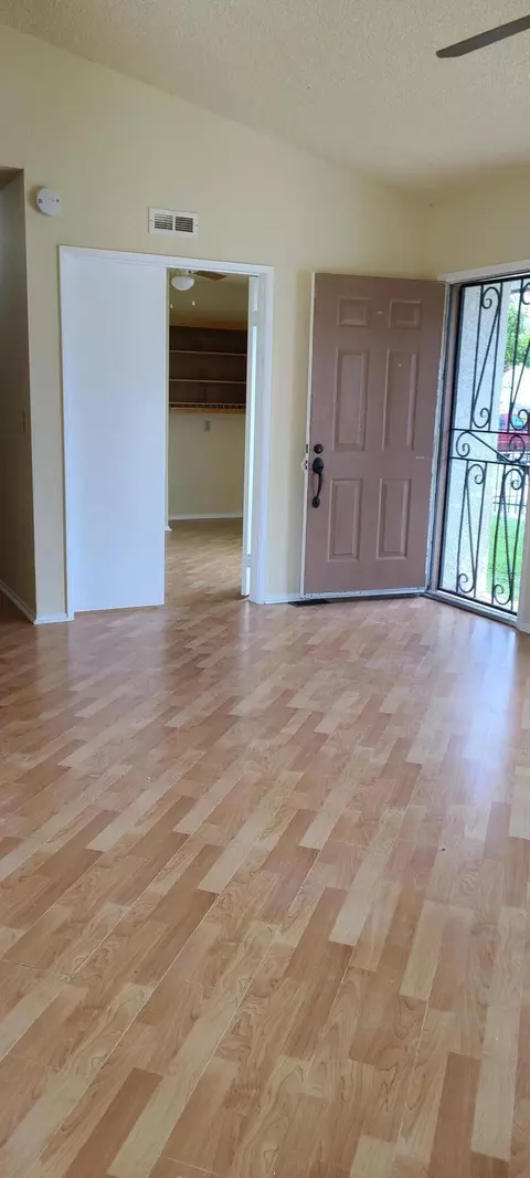 14313 Somerset Dr, Mojave, CA 93501 photo 3