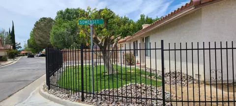 14313 Somerset Dr, Mojave, CA 93501 photo 2