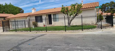 14313 Somerset Dr, Mojave, CA 93501 photo 1
