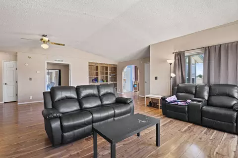 25740 W Ave B, Lancaster, CA 93536 photo 4