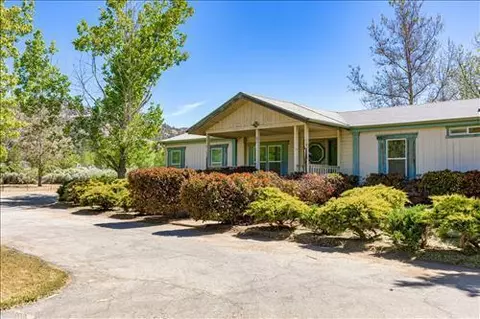 27350 Harness Dr, Tehachapi, CA 93561 photo 2