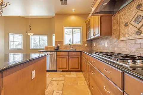 4054 Equestrian Way, Lancaster, CA 93536 photo 29