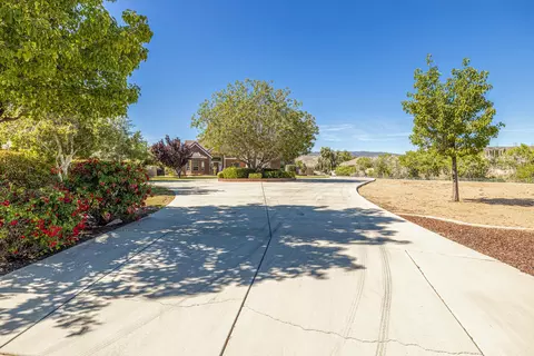 4054 Equestrian Way, Lancaster, CA 93536 photo 8
