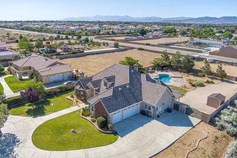 4054 Equestrian Way, Lancaster, CA 93536 photo 4