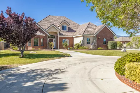 4054 Equestrian Way, Lancaster, CA 93536 photo 2