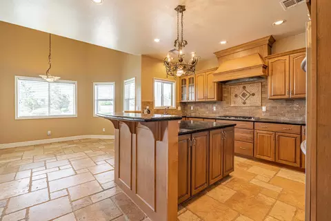 4054 Equestrian Way, Lancaster, CA 93536 photo 31