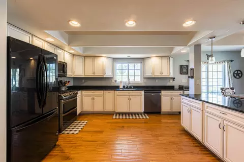 24201 Silver Creek Way, Tehachapi, CA 93561 photo 12