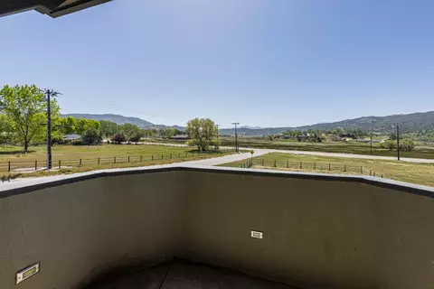24201 Silver Creek Way, Tehachapi, CA 93561 photo 32
