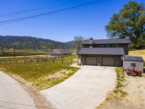 24201 Silver Creek Way, Tehachapi, CA 93561 photo 5