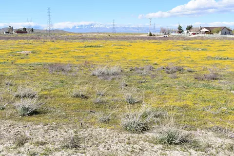 Cor Avenue I & 123 St West, Lancaster, CA 93536