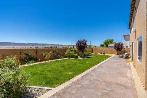 8822 Mora Ct, Lancaster, CA 93536 photo 37
