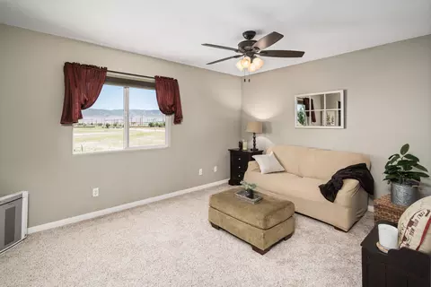 8822 Mora Ct, Lancaster, CA 93536 photo 25