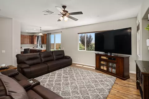 8822 Mora Ct, Lancaster, CA 93536 photo 15