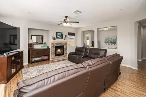 8822 Mora Ct, Lancaster, CA 93536 photo 14