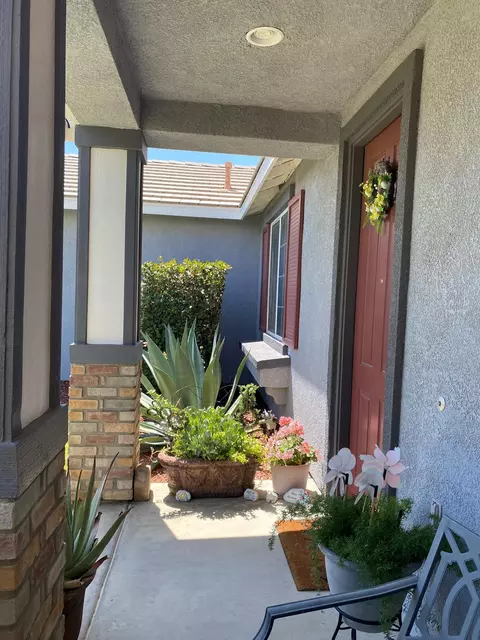 3739 E Saddleback Dr, Palmdale, CA 93550 photo 3