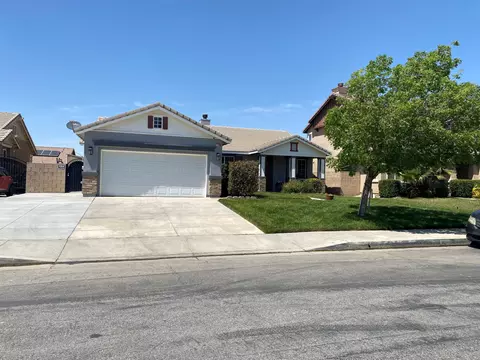 3739 E Saddleback Dr, Palmdale, CA 93550 photo 1